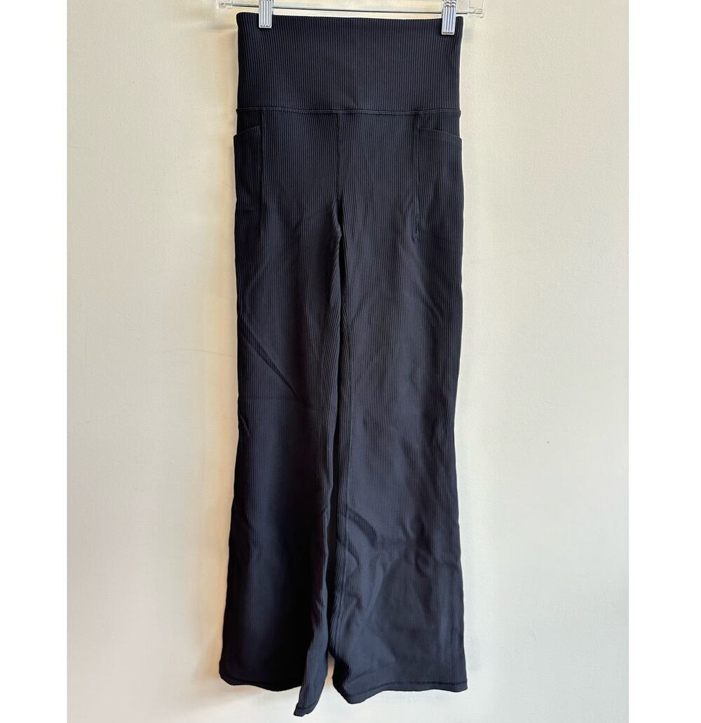 Athleta Salutation Stash Rib Flare Black High Waist Yoga Pants Size XS
